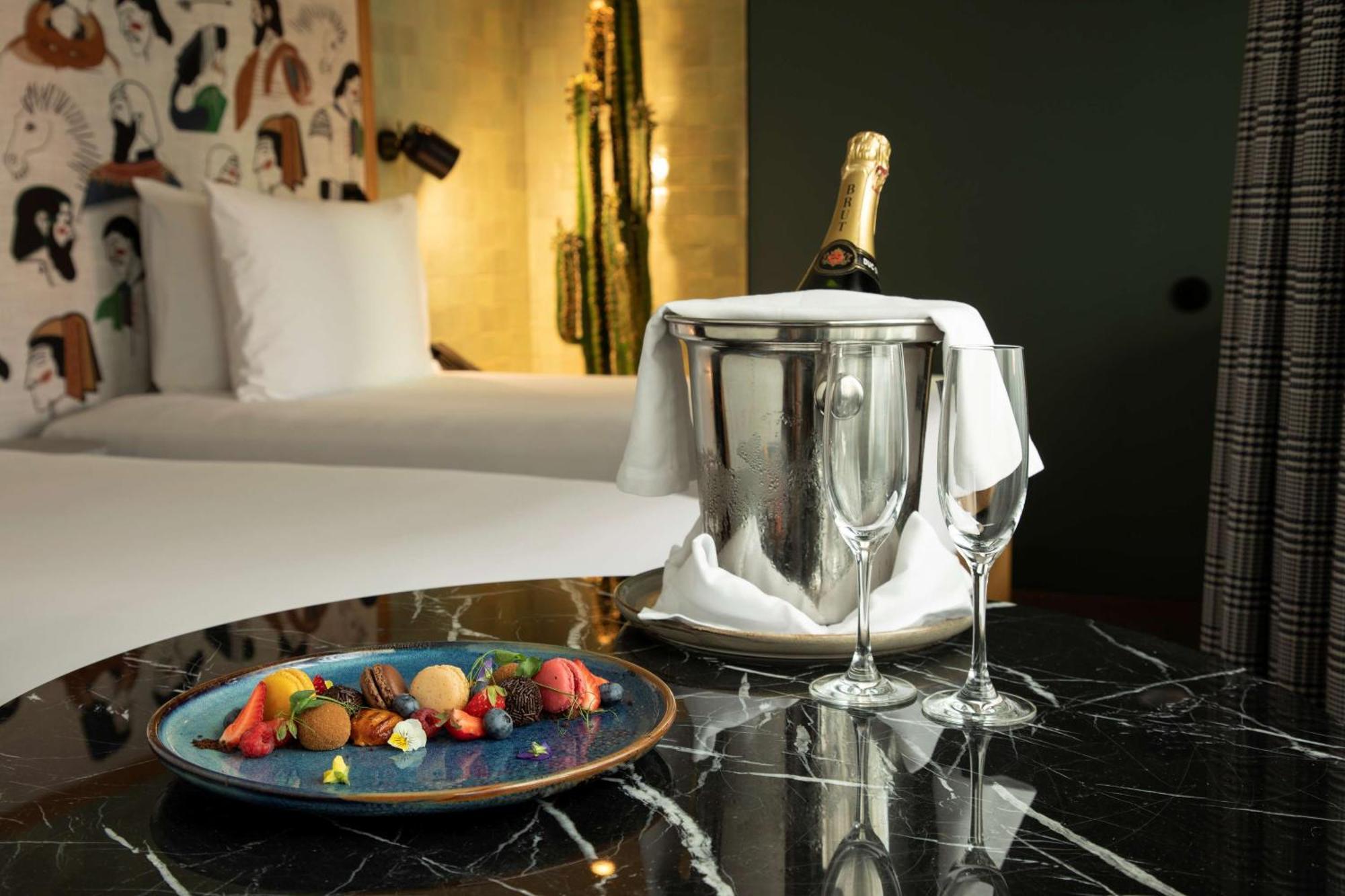 Se Catedral Hotel Porto, Tapestry Collection By Hilton Bagian luar foto